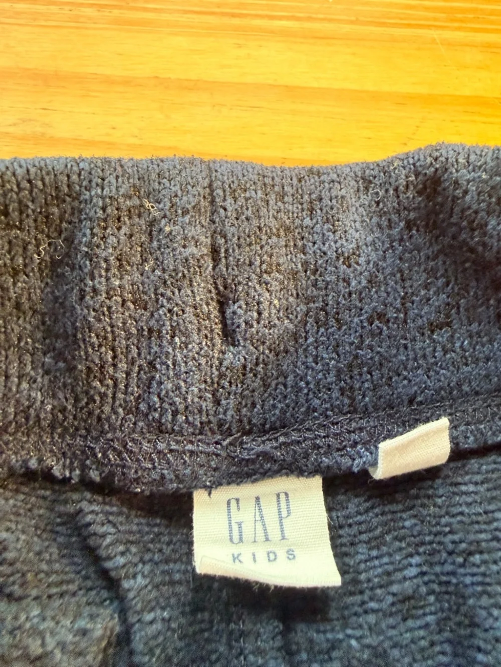 2 pairs boys sweatpants size M (10)